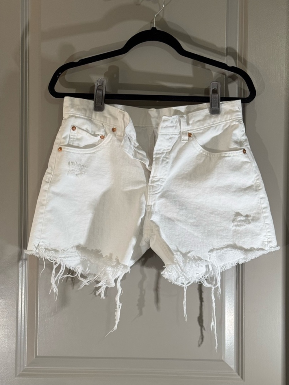 GAP - 4 Tall - White Distressed Frayed Hem Denim Shorts